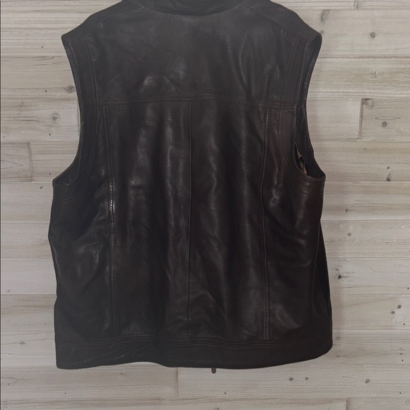 Orvis Men's Dark Brown Leather Vest - Picture 3 of 7